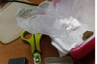Taranto, presi 2 spacciatori
Vendevano droga tra i vicoli