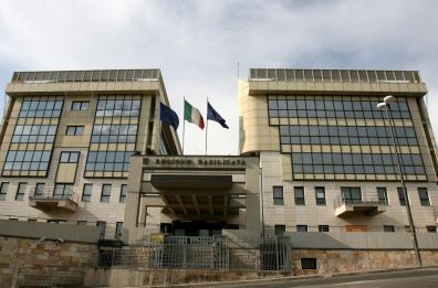 Mannaia sul personale alla Regione Basilicata: tagli per salvare il bilancio