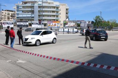 Bloccano auto e sparano
commerciante rapinata