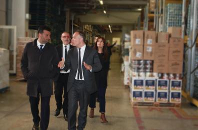 Mense, sindaco e assessora
visitano impianto Ladisa a Bari