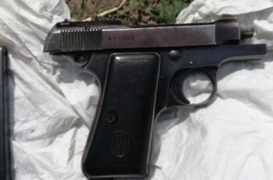 Foggia, salta muro di cinta
per nasconder una pistola