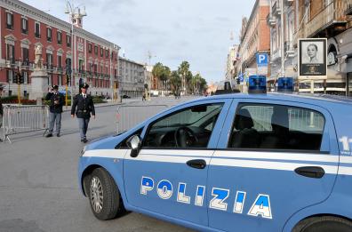 Bufale sui social e in chat
«Stanno spaccando macchine»
la Polizia avvia un'indagine