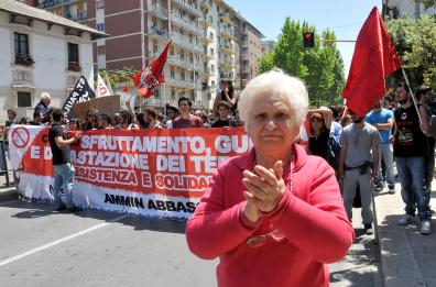 La manifestazione contro il G7