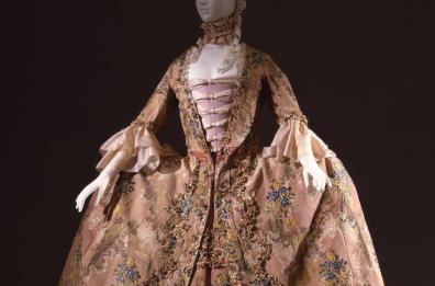 Eleganza nel Settecento
aperta una mostra a Prato
