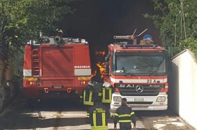 Vieste, a fuoco bungalow
imprenditore antiracket
