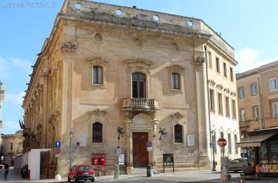 Lecce, Ufficio Casa sguarnito: fuggifuggi dei dipendenti