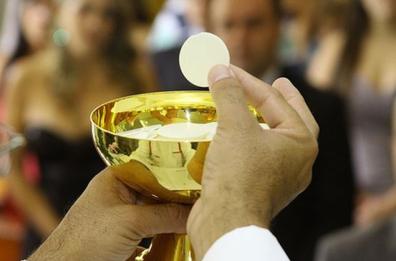 Bari, rinviate cresime e prime comunioni: matrimoni senza assembramenti