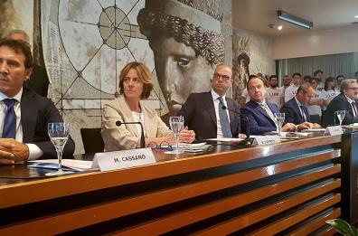 Sud 4.0, idee e progetti per il rilancio
 Alfano: cresce più del resto dell'Italia
 Emiliano: tutto risolto senza divario