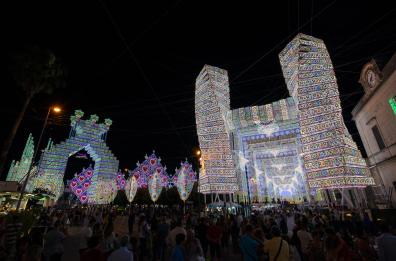Il gran spettacolo
delle luminarie
in scena a Scorrano