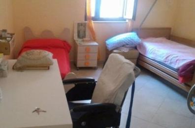 Suicidio in casa riposo Brindisi
6 indagati, titolare e operatori