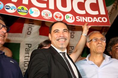 Taranto,  sindaco Melucci
aderisce a movimento Emiliano