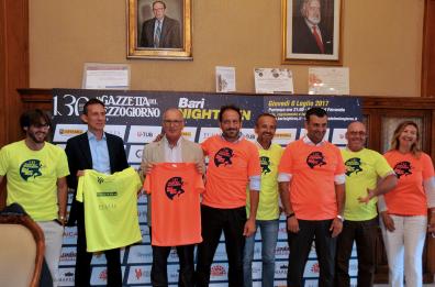 «Bari night run», la corsa
per i 130 anni della Gazzetta