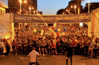 Lunga e colorata
ecco Bari night run
