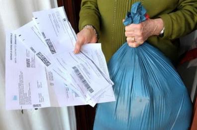 Stangata tassa rifiuti a Bari: aumenti tra 20 e 50 euro