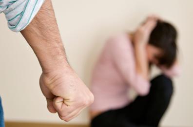Mesagne, botte alla moglie
il gip allontana il marito