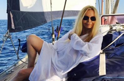 Patty Pravo si frattura
finita vacanza nel Salento