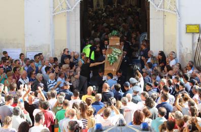 Chiesa gremita per i fratelli uccisi
 Vietati funerali pubblici per il boss
 Autopsia: inseguiti e ammazzati
