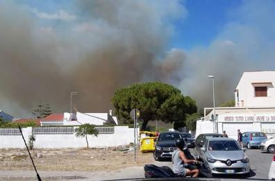 Saturo, incendio sulla litoranea
jonico-salentina: evacuate ville
