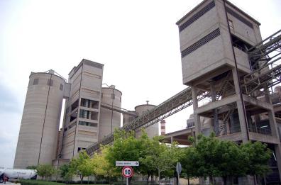 C'è un silenzio tombale
sull'arrivo del pet coke