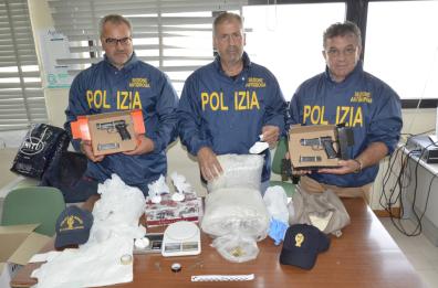 Droga e armi in casa
arrestato un 34enne