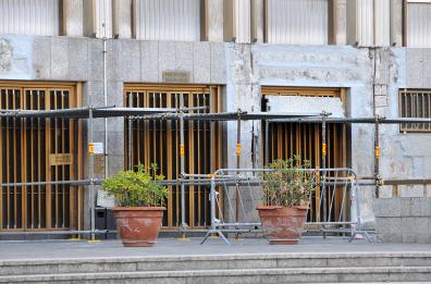 Giustizia: rischio crolli
 da facciata Tribunale Bari