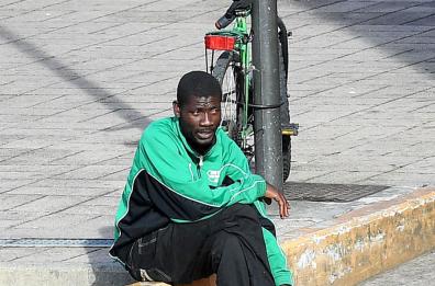 Basta ipocrisia e buonismo
sui migranti reclusi in libertà