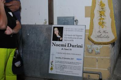 Noemi, l'autopsia non scioglie
i dubbi: «Lesioni a collo e testa»