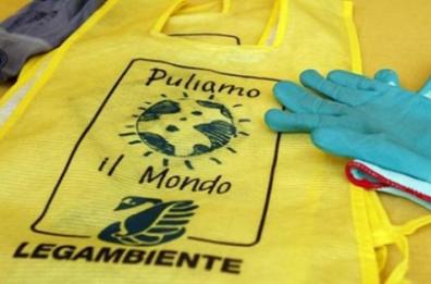 «Puliamo il mondo»
volontari in azione