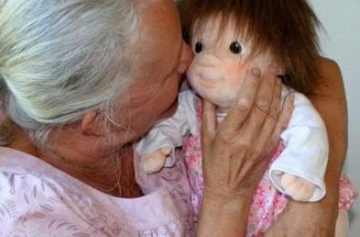 «Doll therapy»
a Bisceglie la felicità
è una bambola
