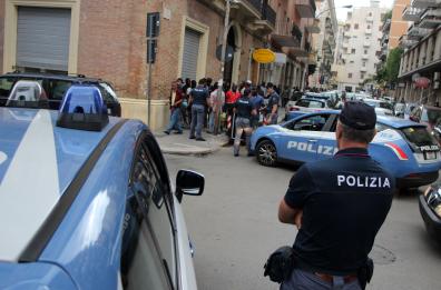 Foggia, rubano nel ristornate mentre è in corso blitz interforze 