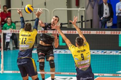 Castellana-Latina
 il Palaflorio si prepara 
 ad accogliere la Superlega