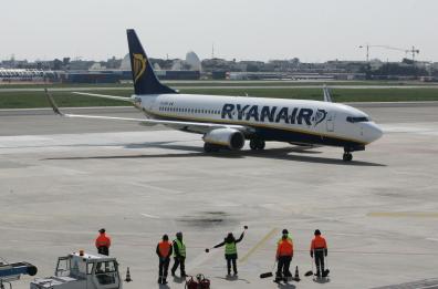 Ritardo di tre ore, Ryanair
risarcirà anche danni morali