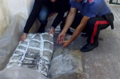 Vernole, trovati in spiaggia
oltre 40 chili di marijuana