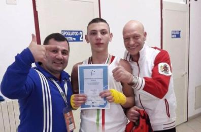 Boxe, il 16enne barese Merro 
campione italiano junior63 Kg