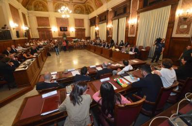 Bari, i consiglieri comunali
sono stanchi: 2 sedute al mese
