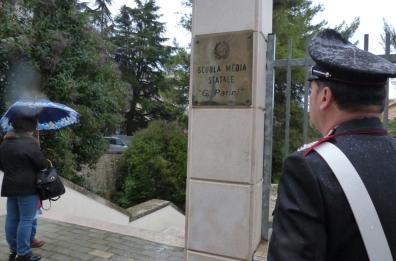 Putignano, arrestati i bulli
che picchiarono il preside
