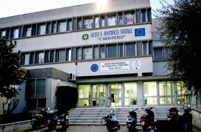 Razzia al Fermi-Monticelli 
Rubati nella notte 30 computer