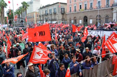 Bari, ecco i divieti di fermata in città per la manifestazione Cgil: in centro il corteo di Landini 
