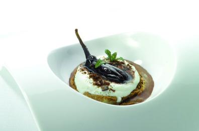 Tiramisud pugliese con melanzana mignon glassata al cioccolato