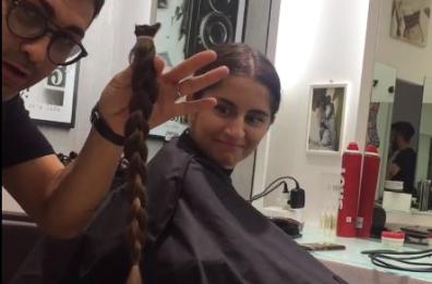 Ragazza di 18 anni di Barletta si taglia la «coda» di 38 cm per donare i suoi capelli alle malate di cancro
