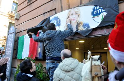 Bari, presepe e zampognaro
Fdi apre campagna elettorale
