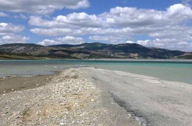 Piove in Puglia
ma l'acqua va perduta
gli invasi restano vuoti