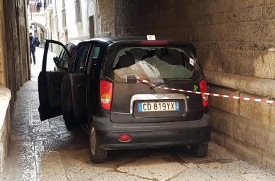 Bitonto, sparatoria in strada
muore una passante: pregiudicato
ferito si è fatto scudo di lei