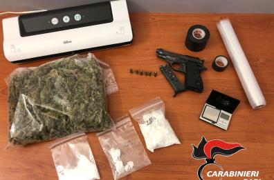 Turi, un fanalino rotto
tradisce corriere di droga