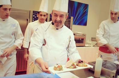 Il mare «cucinato» da un Maestro
affascina per bontà e  semplicità