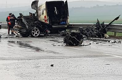 Melfi, incendio dopo lo scontro
sulla «Bradanica»: tre morti