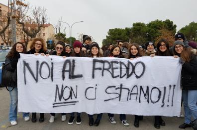 Andria, lezioni a giorni alterne
al liceo: il riscaldamento non va
