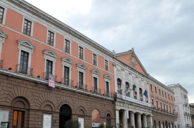 Bari, intascarono tangente:  3 ex consiglieri comunali risarciranno imprenditore 