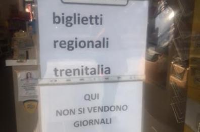 In stazione a Bari
da mesi senza giornali In stazione a Bari
da mesi senza giornali