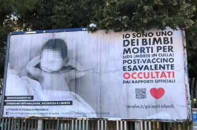 Foggia, manifesti «no vax»
Denuncia medici a Procura
